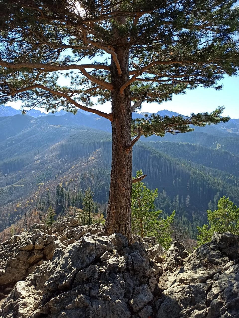 Nearby landmark, Natural landscape, Mountain view