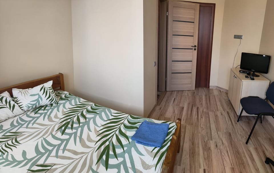 TV and multimedia, Photo of the whole room, Bedroom