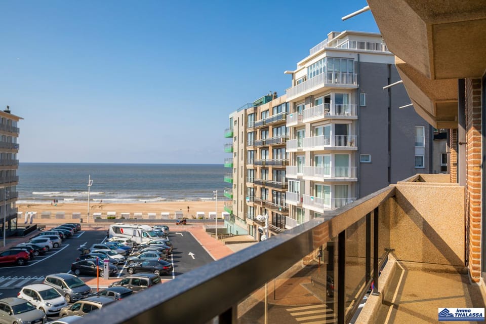 Zeerust 0302 - sunny located flat with sea view - 4p Apartment in Koksijde