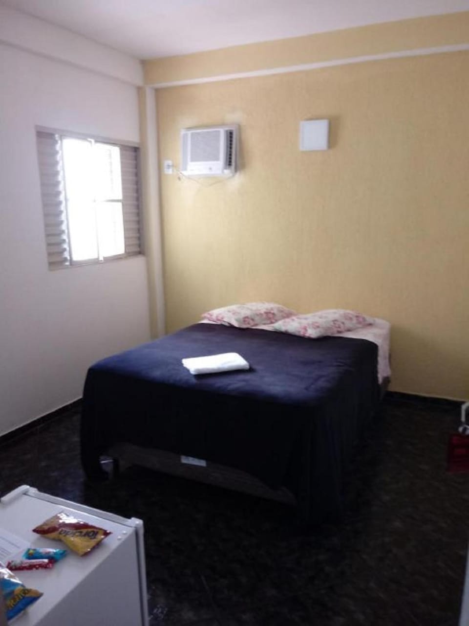 Bed, TV and multimedia, Bedroom, air conditioner