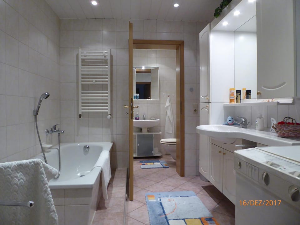 Shower, Toilet, Bathroom, Bath