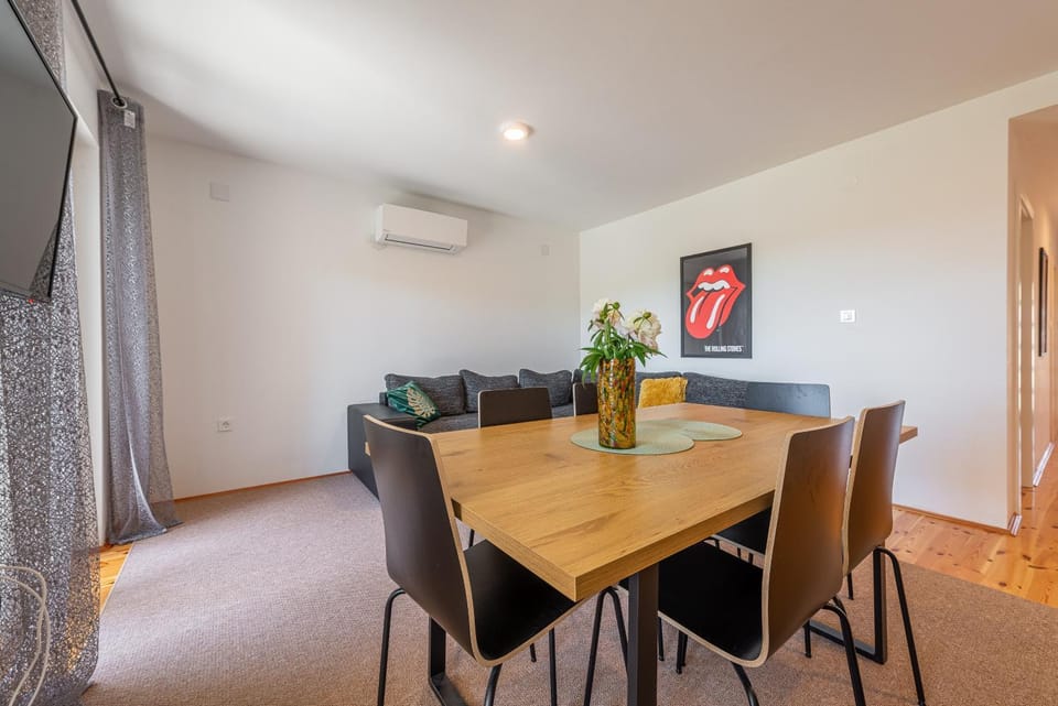 Bona fide Apartment in Šibenik-Knin County, Croatia