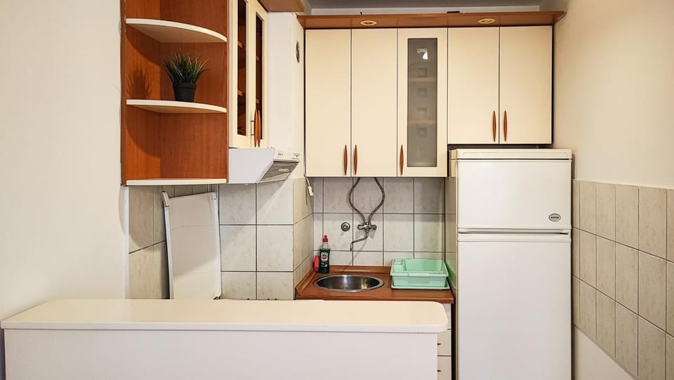 Kitchen or kitchenette, stove