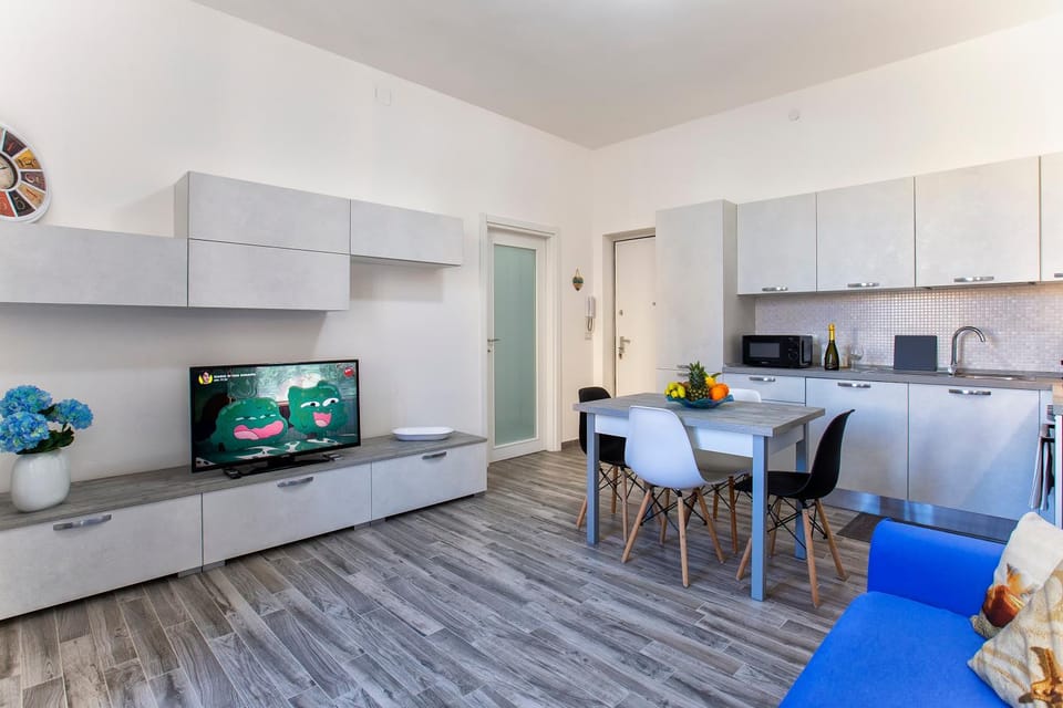 Communal lounge/ TV room, TV and multimedia, Kitchen or kitchenette, Living room