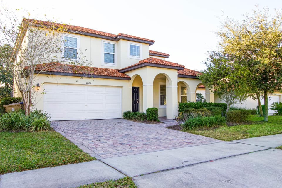 Tuscany at Westside Luxury 5 Bed, 4 Bath Villa near Disney Villa in Four Corners