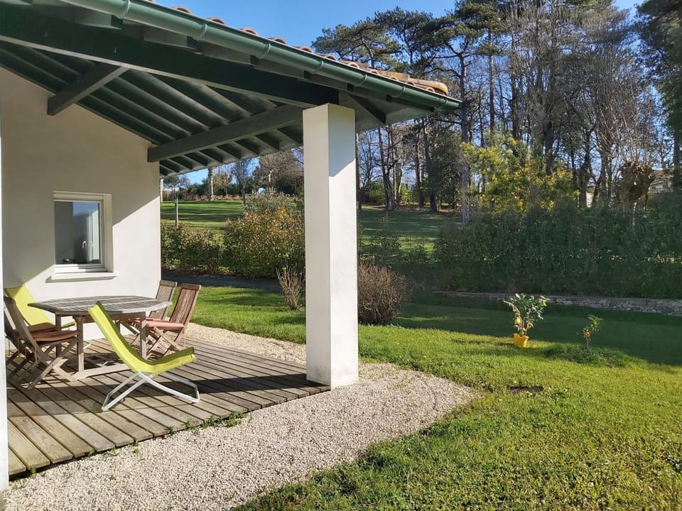 Appartement 3* paisible à Ascain avec jardin et WIFI - FR-1-239-504 Apartment in French Basque Country