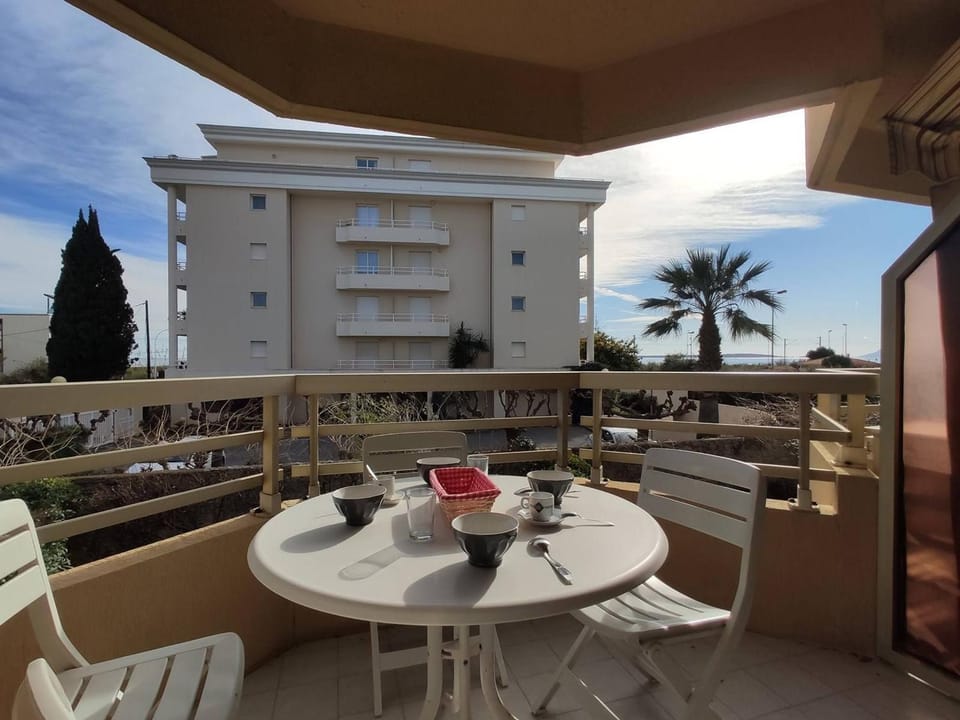 Appartement 2 pièces avec terrasse à 100m de la plage - Parking privé, Antibes - FR-1-252-155 Apartment in Antibes