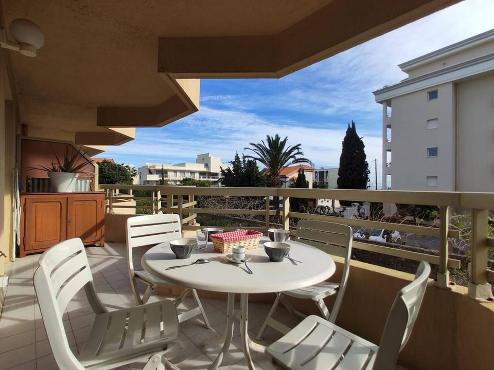 Appartement 2 pièces avec terrasse à 100m de la plage - Parking privé, Antibes - FR-1-252-155 Apartment in Antibes