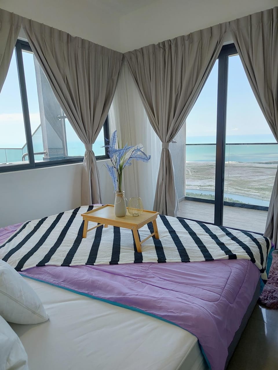 Bed, Photo of the whole room, Bedroom, Sea view