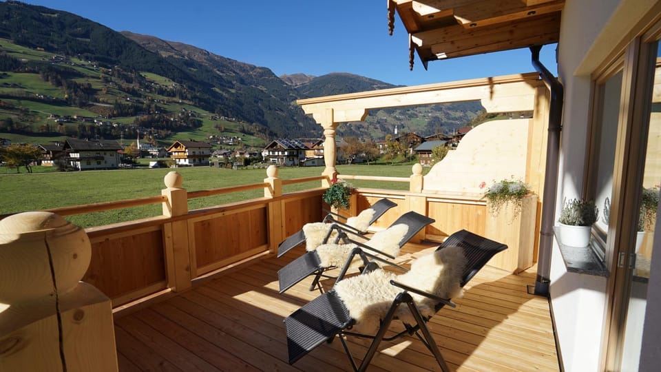 Day, Balcony/Terrace