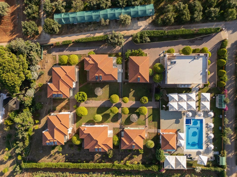 Property building, Bird's eye view, Pool view