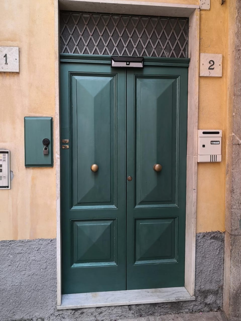 Facade/entrance