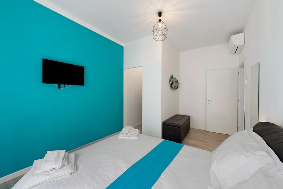 Property building, Living room, Bedroom