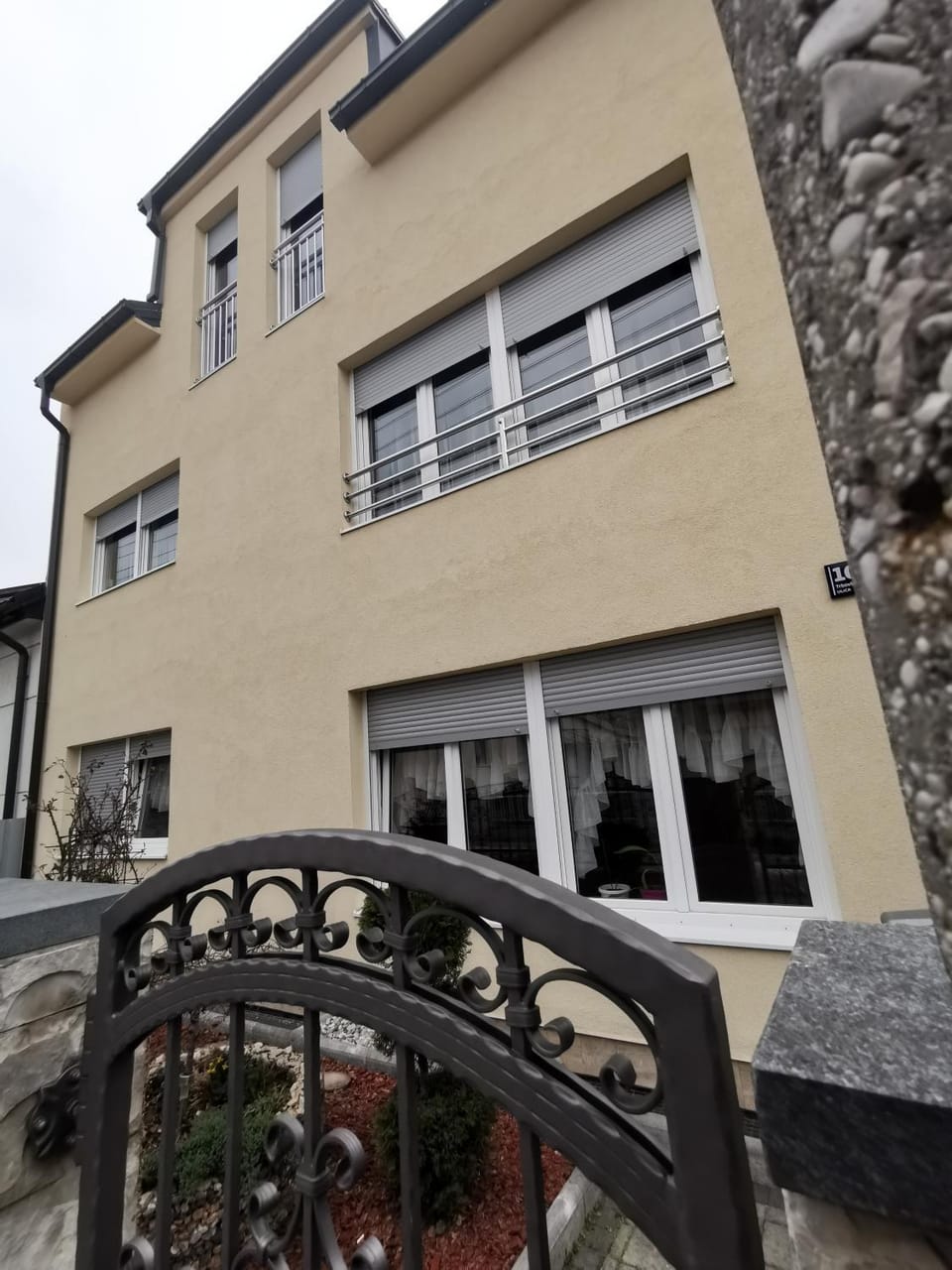 Facade/entrance