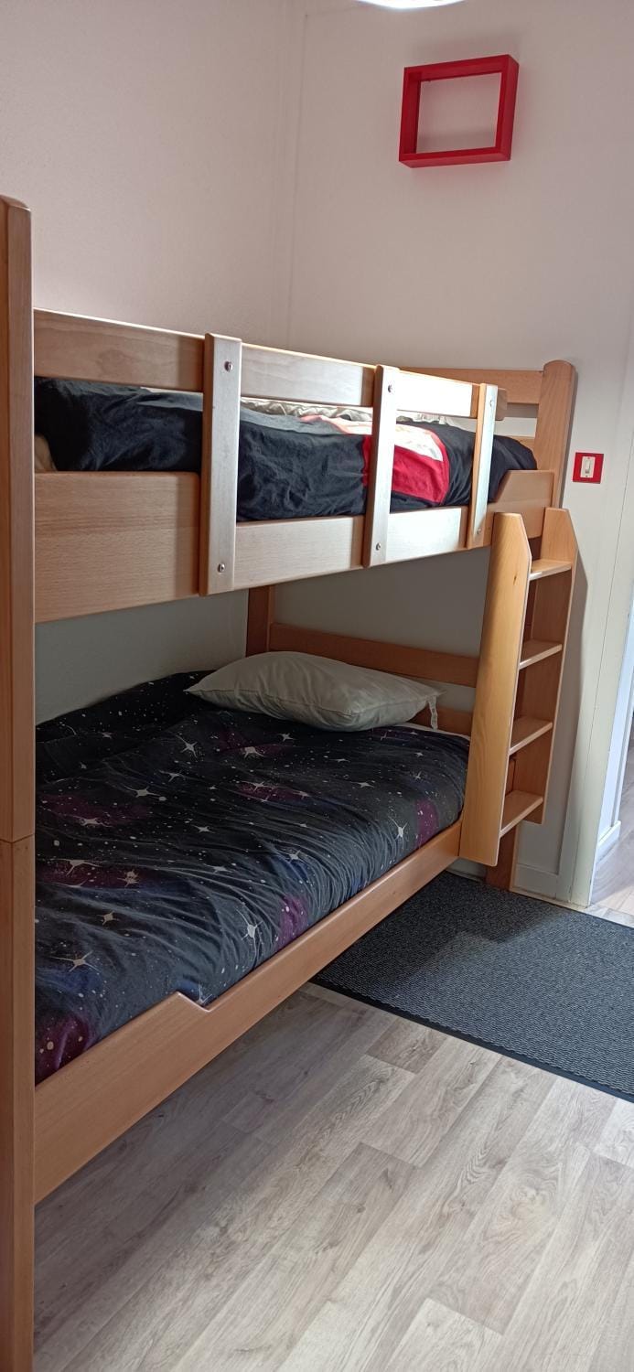 bunk bed