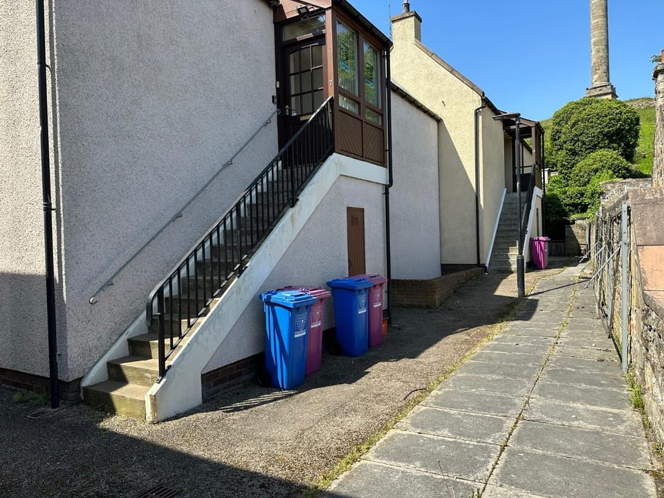 Grampian Serviced Apartments - Ladyhill Neuk - 1 Bedroom Apartment Bed and Breakfast in Elgin