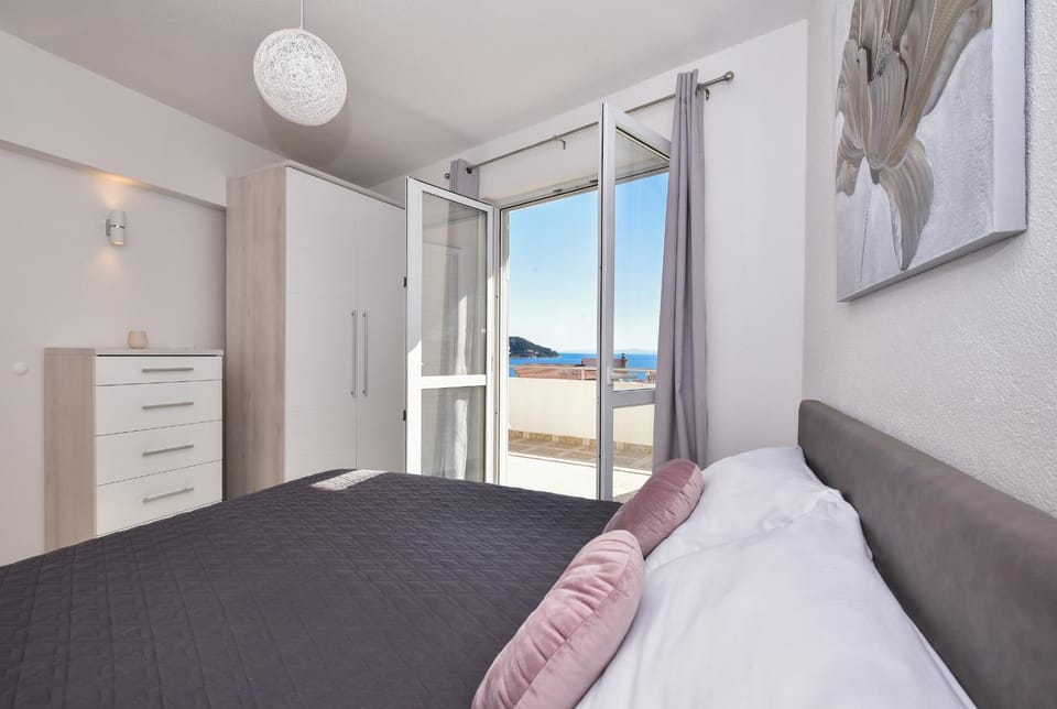 Bedroom, Sea view