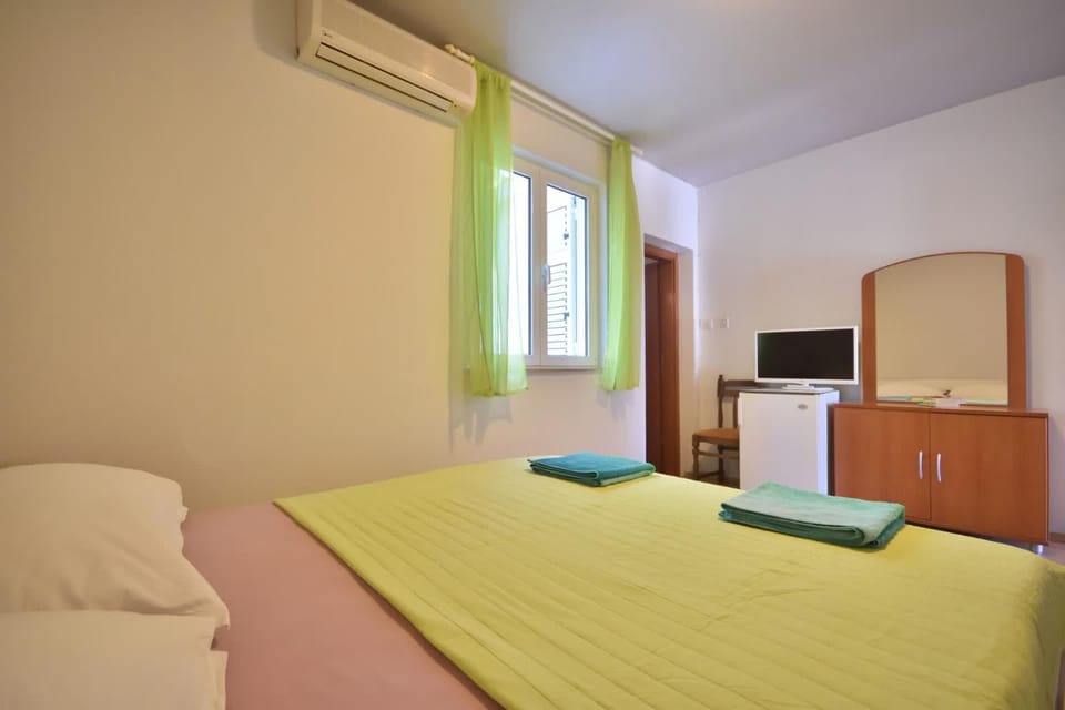 Room 4 Two Bed and Breakfast in Bol