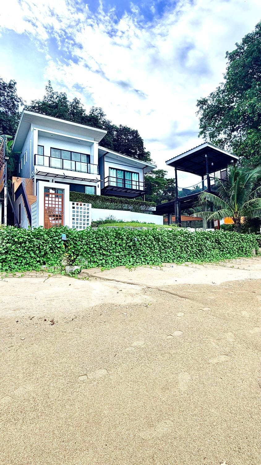 Koh Sirey Beachfront Pool Villa House in Phuket