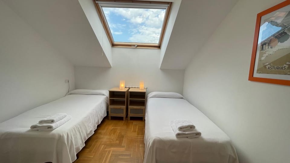 Bedroom, Parking, internet, pet friendly, towels