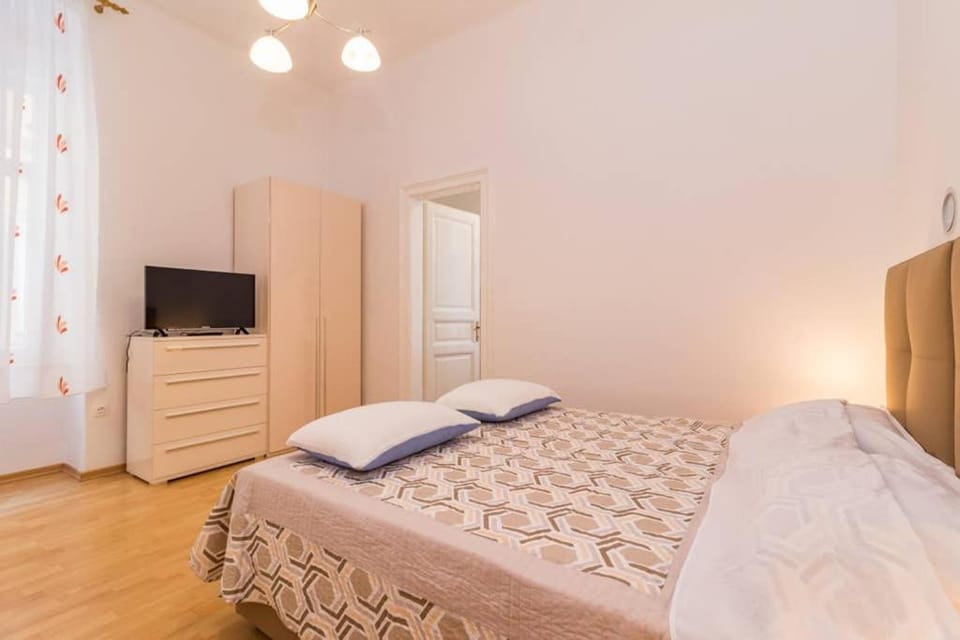 Art Nouveau Near Arena- charming place for couples Apartment in Pula
