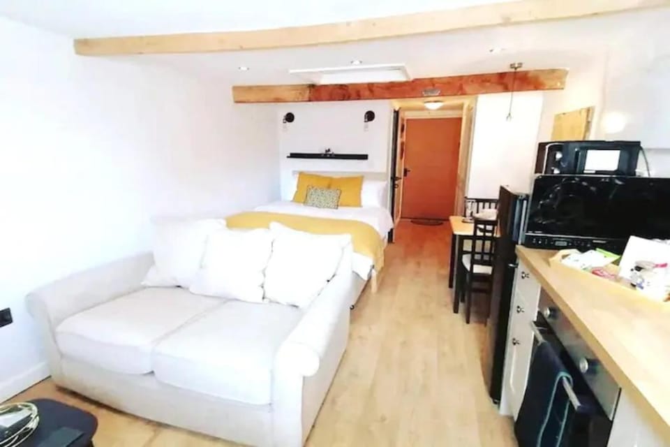 The Old Smithy Country House in Wales