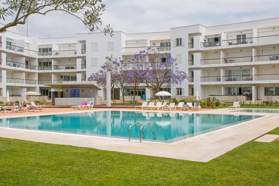 Property building, Swimming pool, Swimming pool