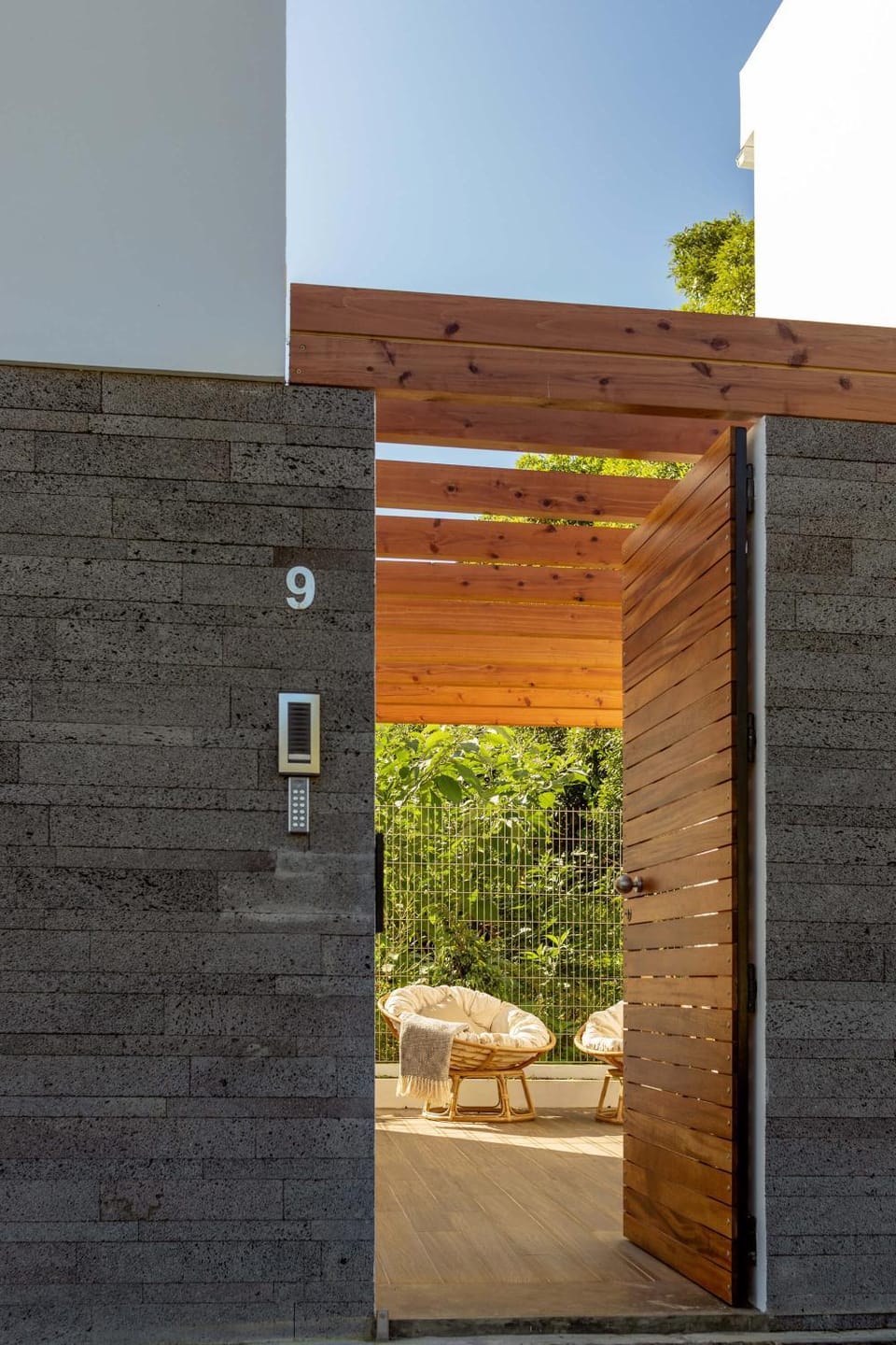 Facade/entrance
