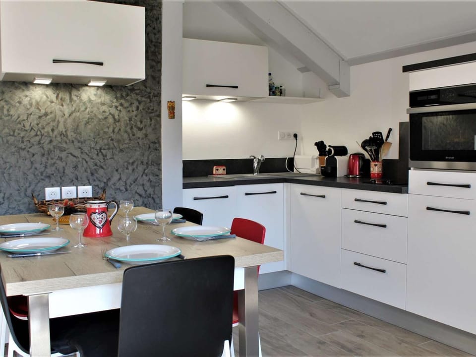 Studio rénové, mezzanine, 6 pers, balcon, proche téléski - FR-1-330-506 Apartment in Piedmont