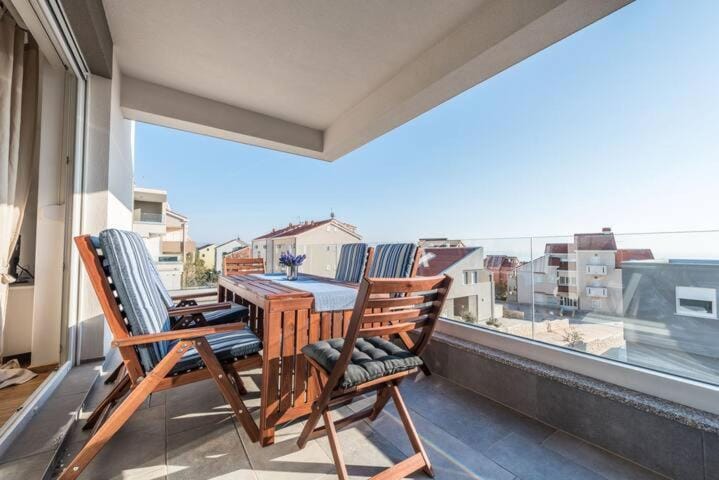 Blue sky, modern sea view apartment Apartment in Novalja