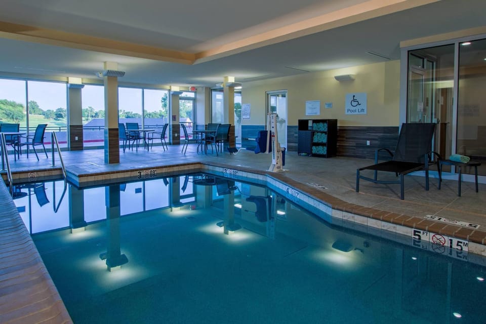 Swimming pool