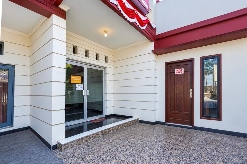 Facade/entrance