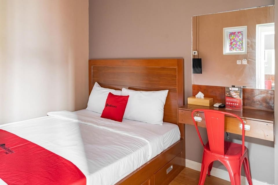 RedDoorz Hostel near LTC Glodok Bed and Breakfast in Jakarta