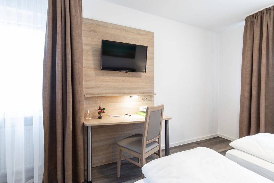 TV and multimedia, hair dresser