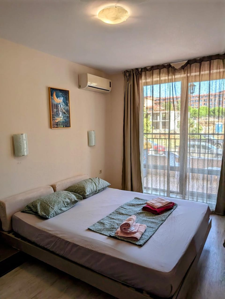 Bed, Photo of the whole room, Bedroom, towels, air conditioner
