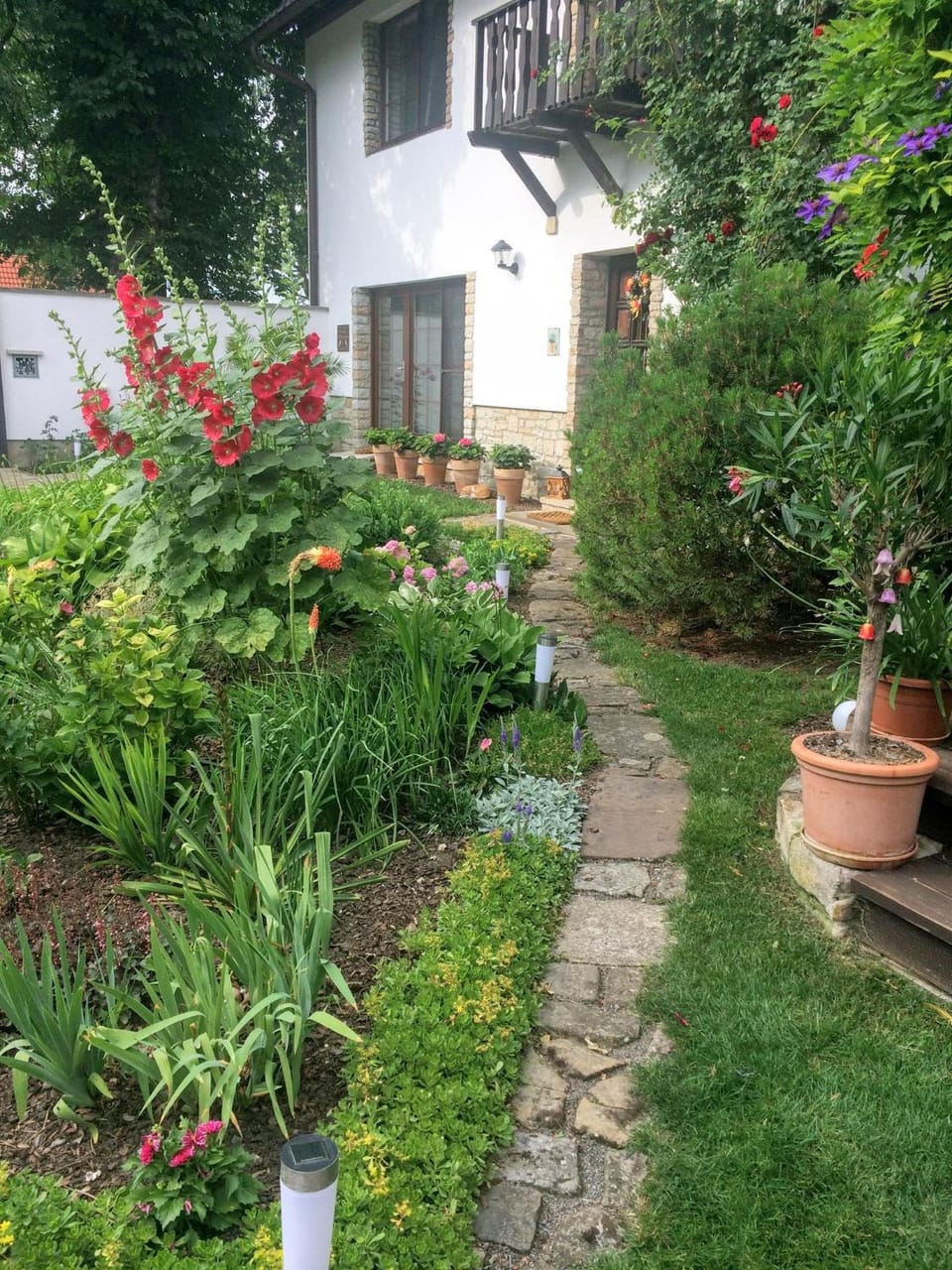 Facade/entrance, Garden