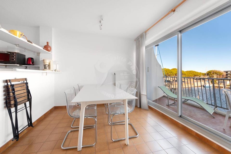 AS11677 - Marina de type p3 avec parking privé et appontement Apartment in Le Grau-du-Roi