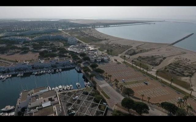 AS11677 - Marina de type p3 avec parking privé et appontement Apartment in Le Grau-du-Roi