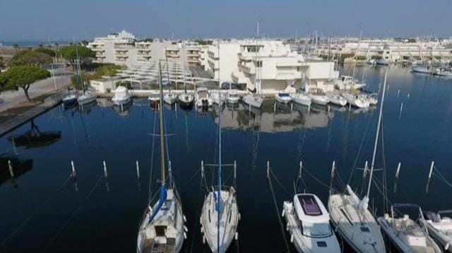 AS11677 - Marina de type p3 avec parking privé et appontement Apartment in Le Grau-du-Roi