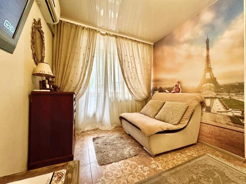 ApartPoltava Французький шик у центрі Полтави, 4 спальних місця, Корпусний парк Apartment in Ukraine