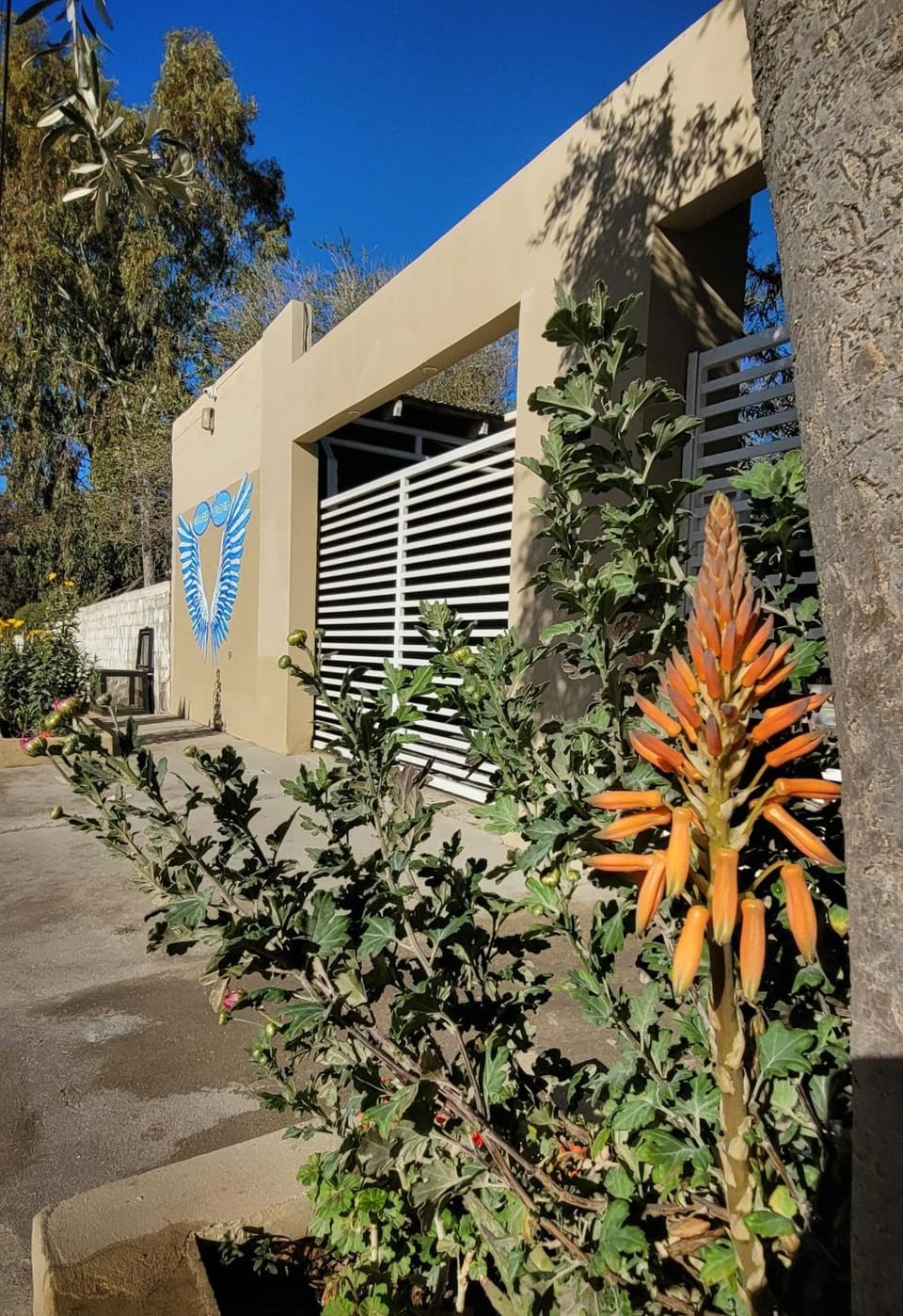 Facade/entrance