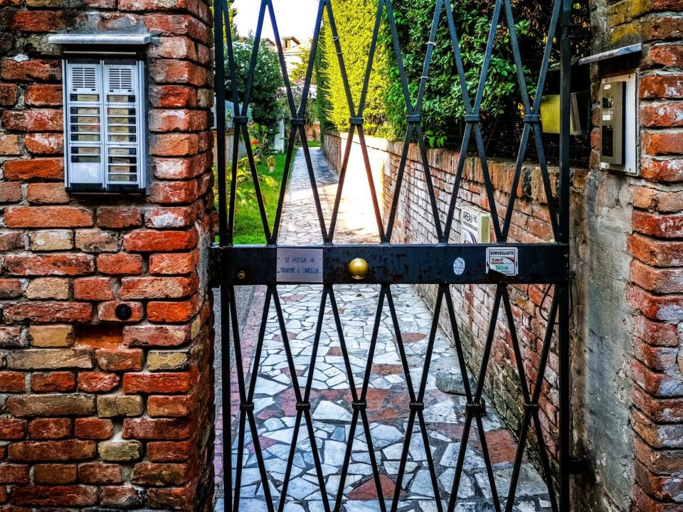 Facade/entrance, Garden