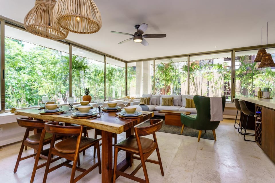 Living room, Dining area