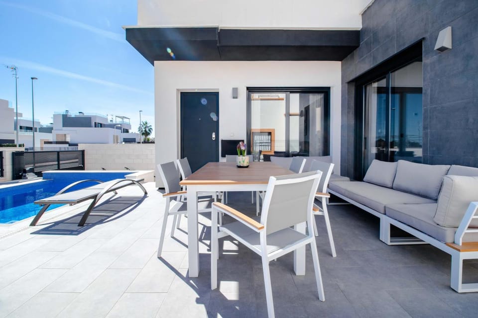 Patio, Balcony/Terrace, Balcony/Terrace, Seating area, Dining area, Area and facilities