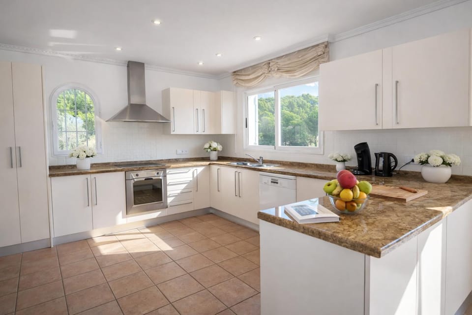 Coffee/tea facilities, Kitchen or kitchenette, Dining area, dishwasher, oven, pet friendly, stove, toaster