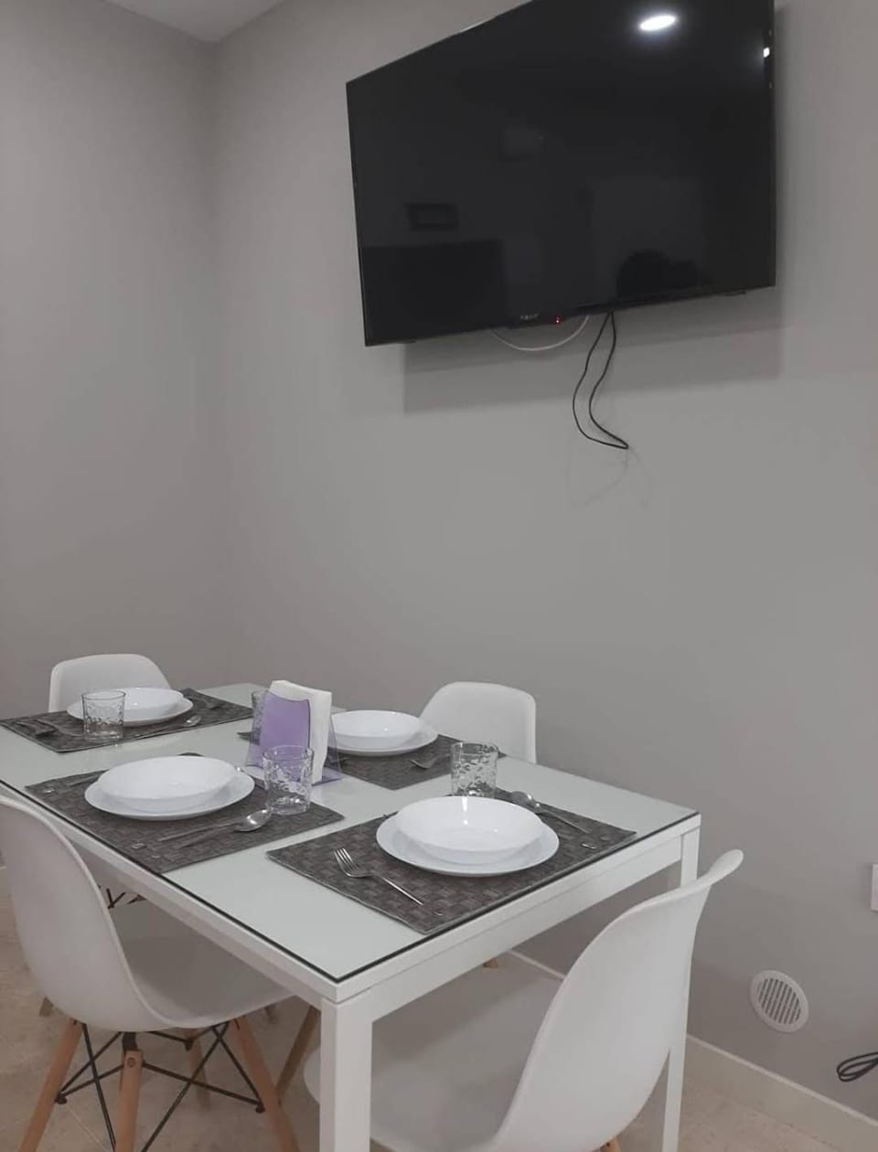 TV and multimedia, Dining area