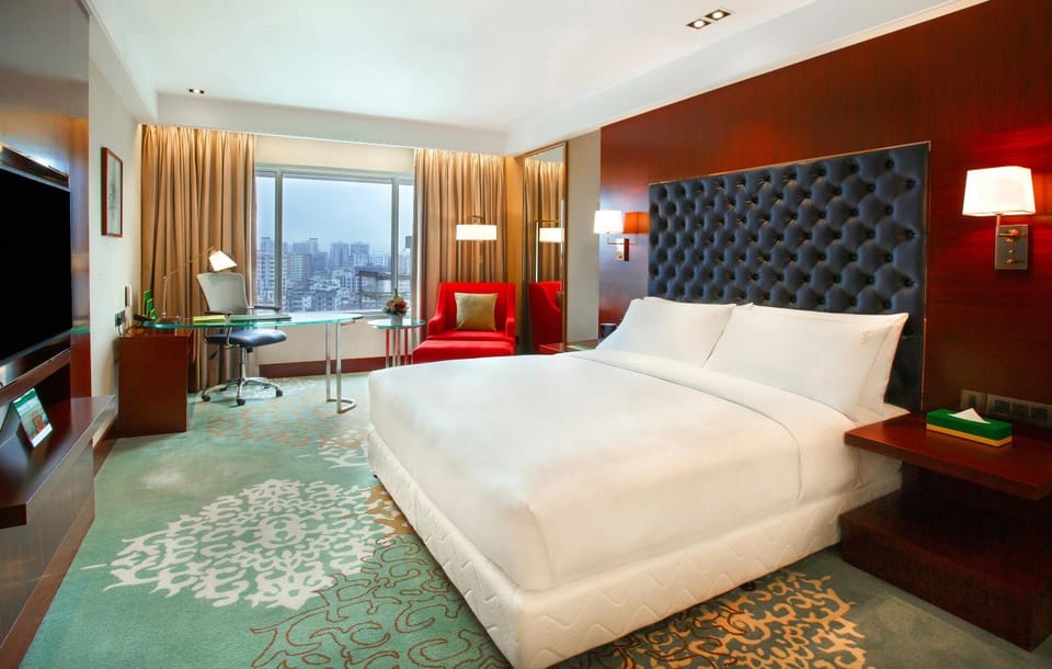 Bed, Photo of the whole room, Bedroom, City view