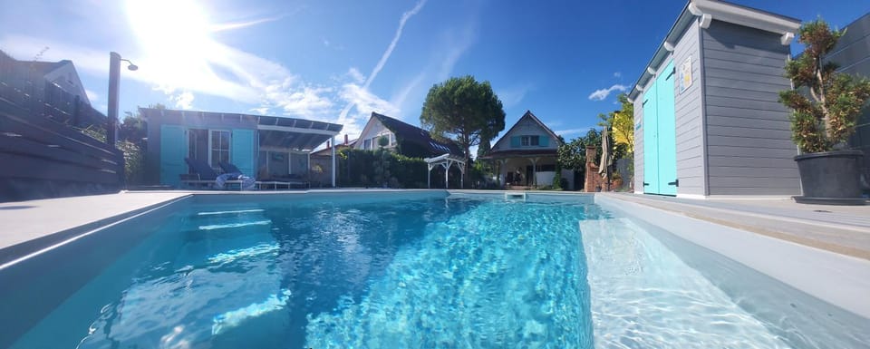 Balcony/Terrace, Swimming pool