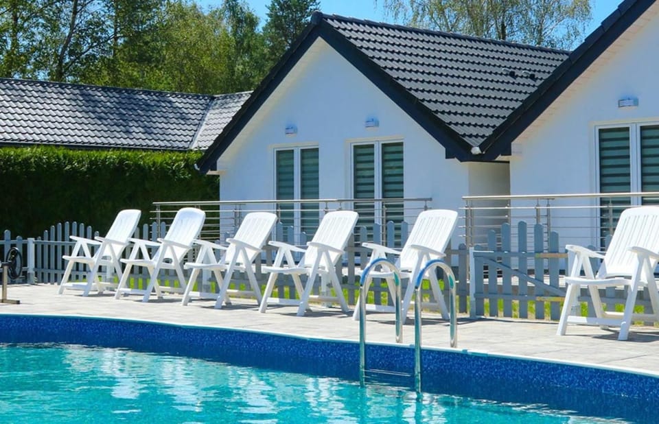Pool view, Swimming pool, sunbed