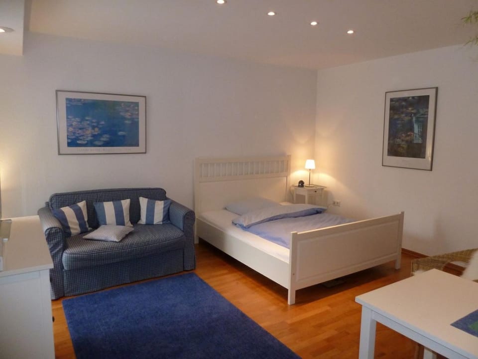 Property building, Living room, Bedroom